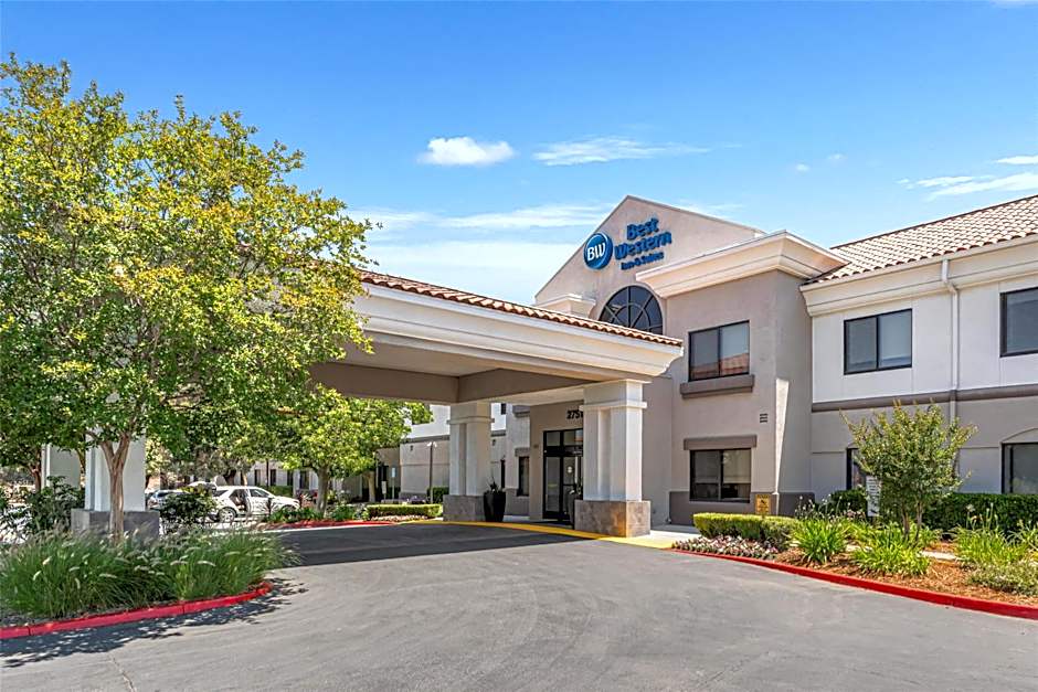 Best Western Valencia/Six Flags Inn & Suites