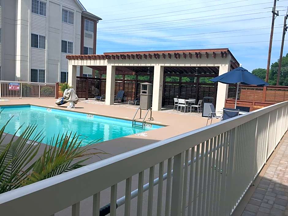 Candlewood Suites Charlotte - Arrowood By IHG