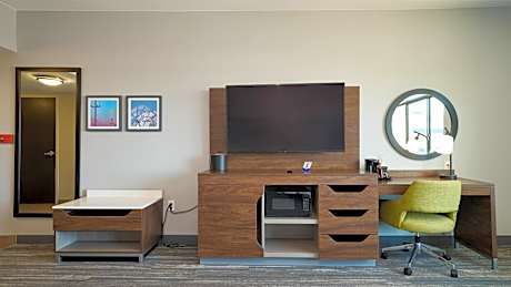 Queen Room with Two Queen Beds (4 Adults)
