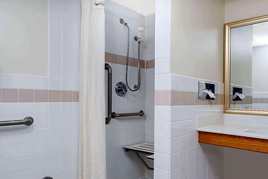 Baymont by Wyndham Kasson Rochester Area