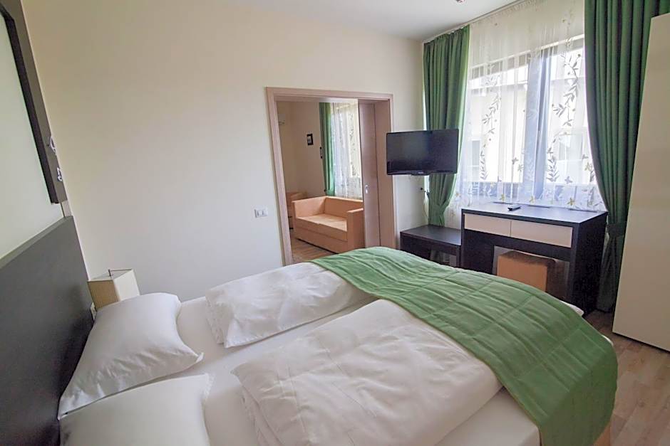 Armonia by Aristocratis