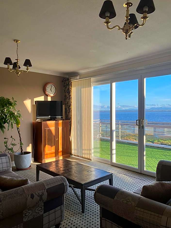 The Powfoot Hotel, Annan