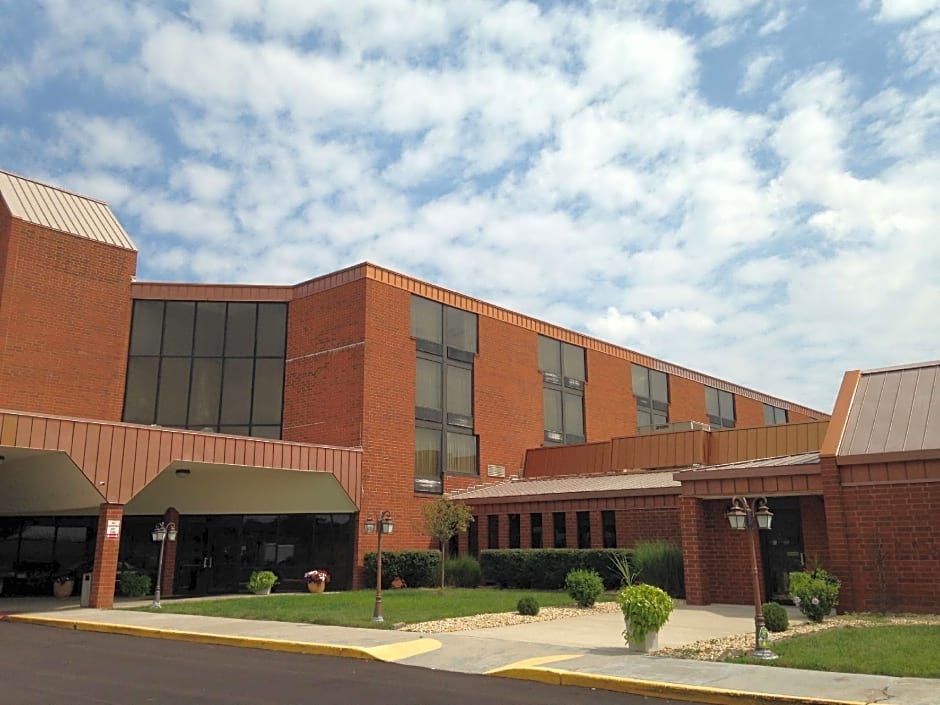 Photo 1 of 39 of Ramada by Wyndham Wentzville