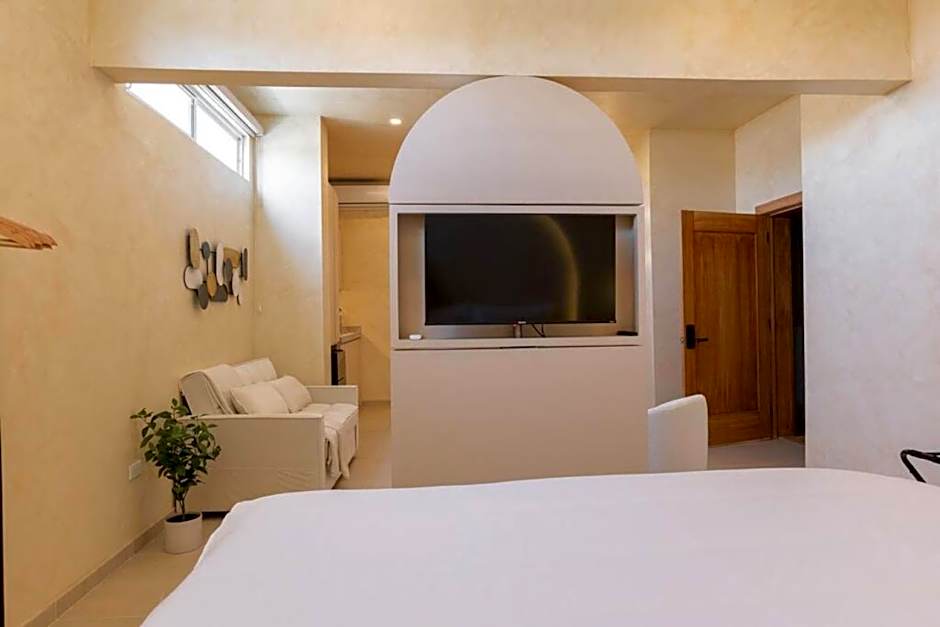 Presidential Studio with Gated Parking at Casas Sanblu