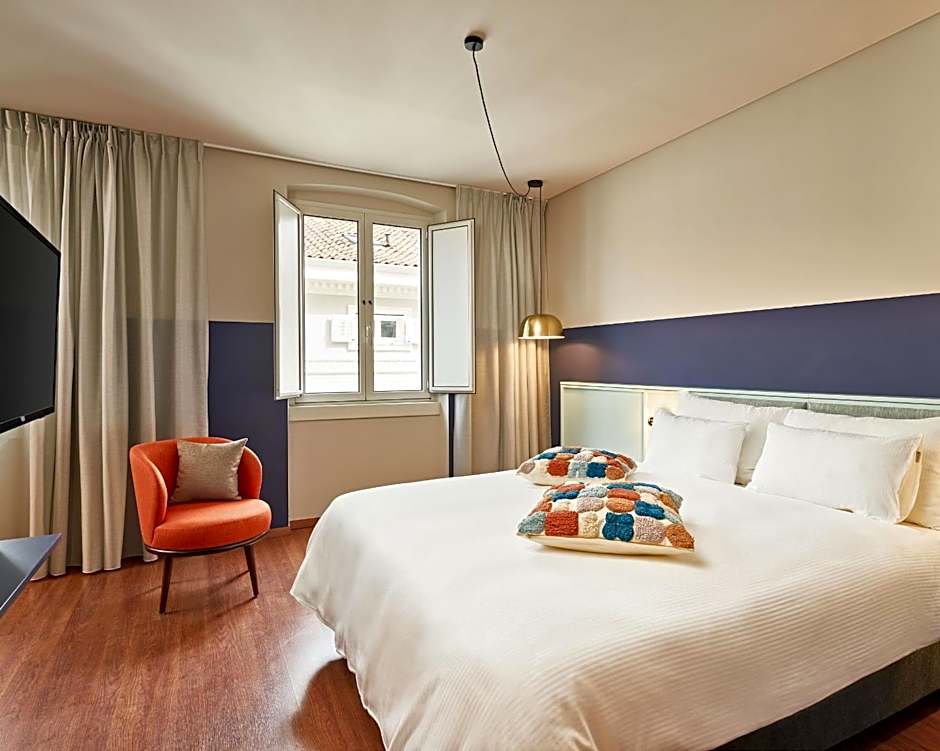 URBANAUTS STUDIOS Minelli