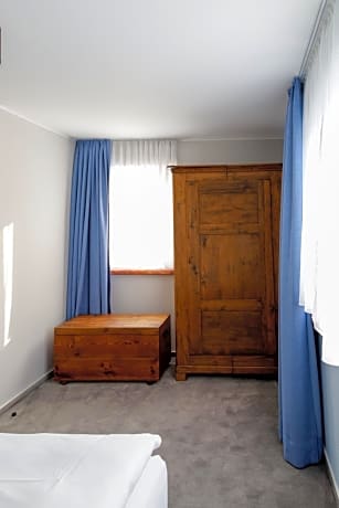 Deluxe Single Room with Shower