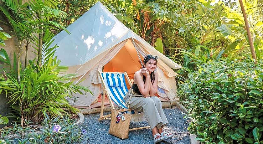 Roost Glamping