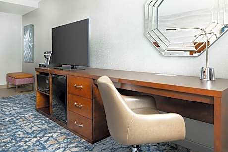 Queen Room with Two Queen Beds - Hearing Access