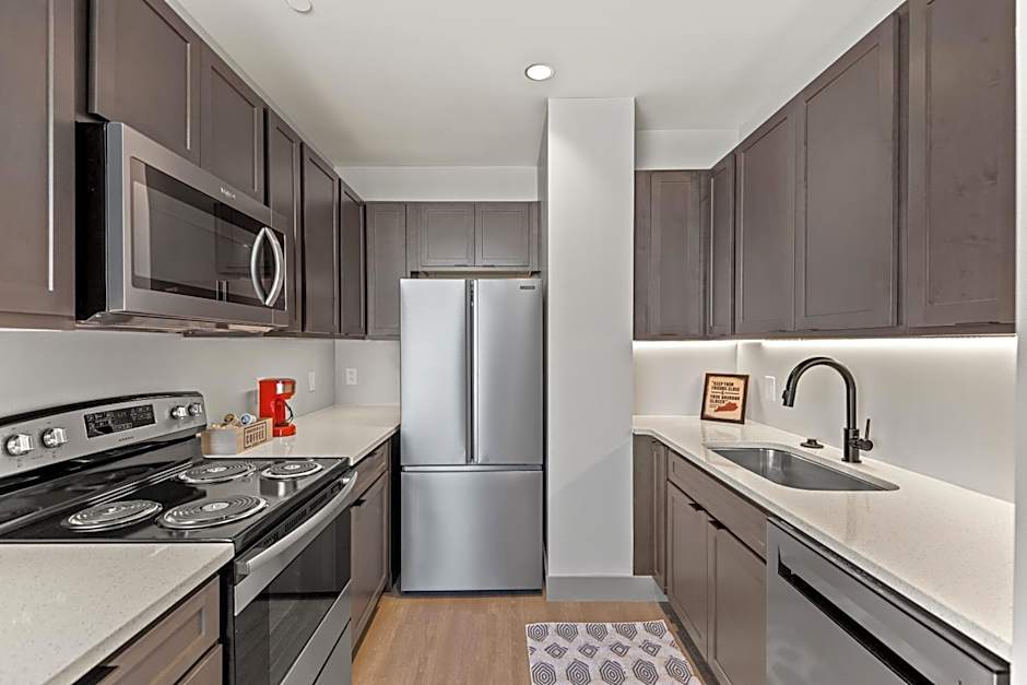 175 LEX - Walkable Downtown Lexington & Rupp Arena - Full Condos
