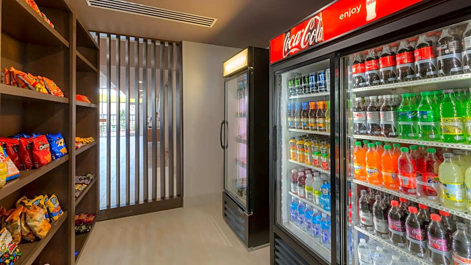 Holiday Inn Express & Suites Tulsa Midtown By IHG