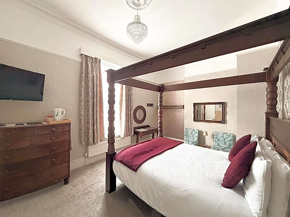 The Raincliffe Hotel