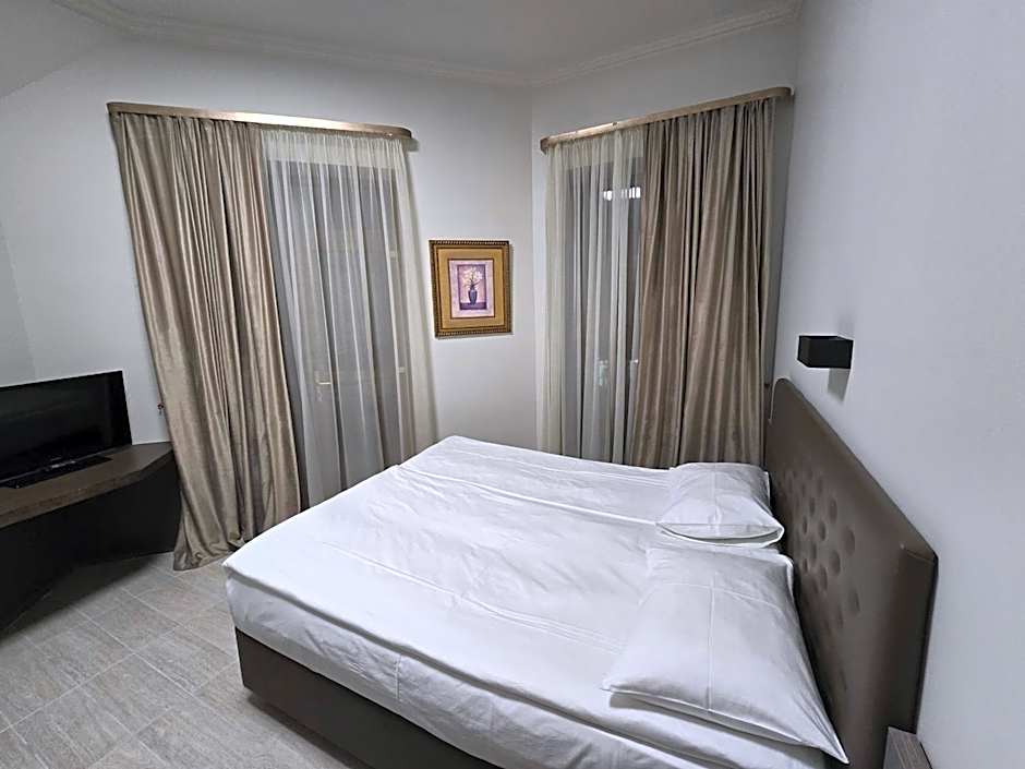 Yerevan Deluxe Hotel