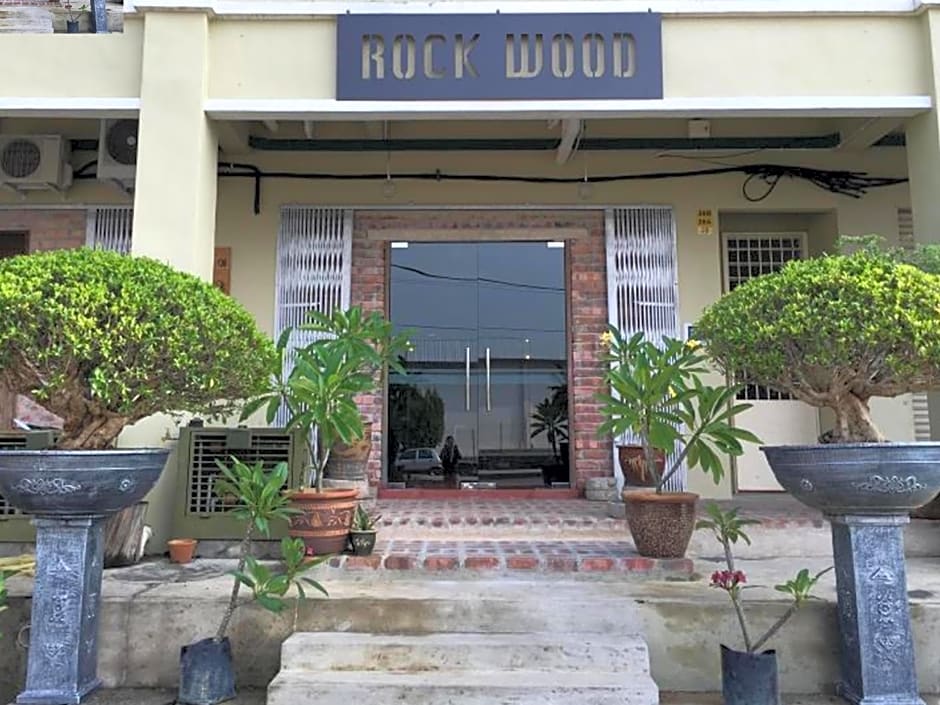 Rock Wood Hotel