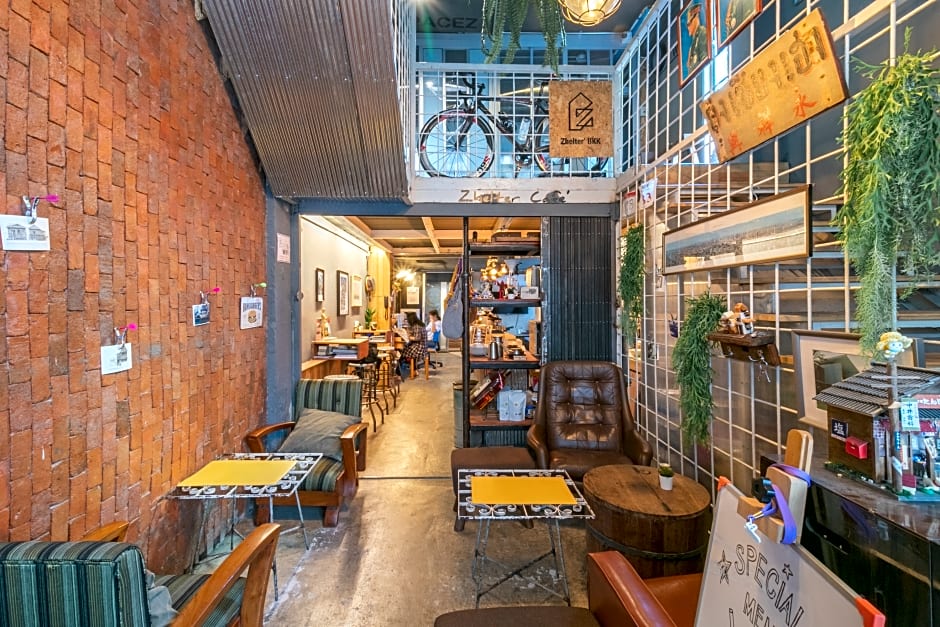 Zhelter Hostel Bangkok by ZUZU