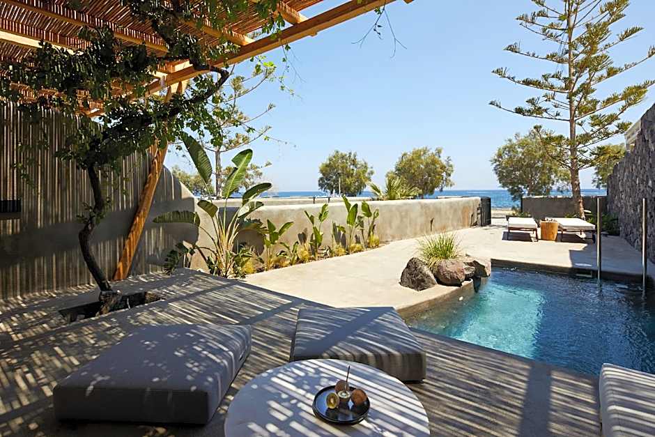 Oscar Beachfront Suites