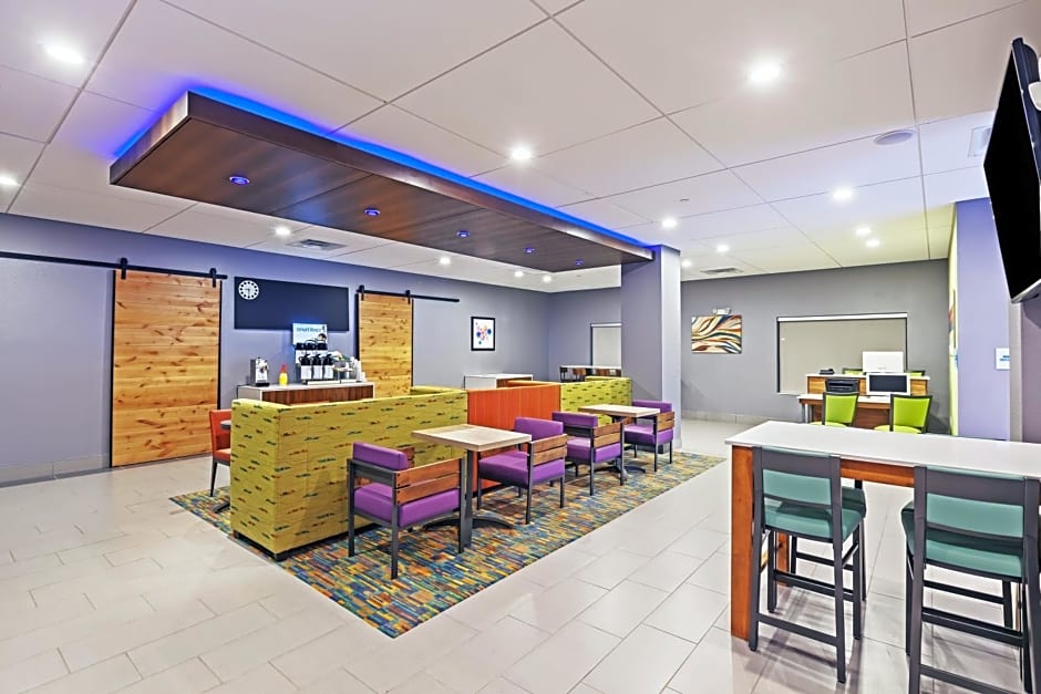 Holiday Inn Express & Suites Perryton By IHG