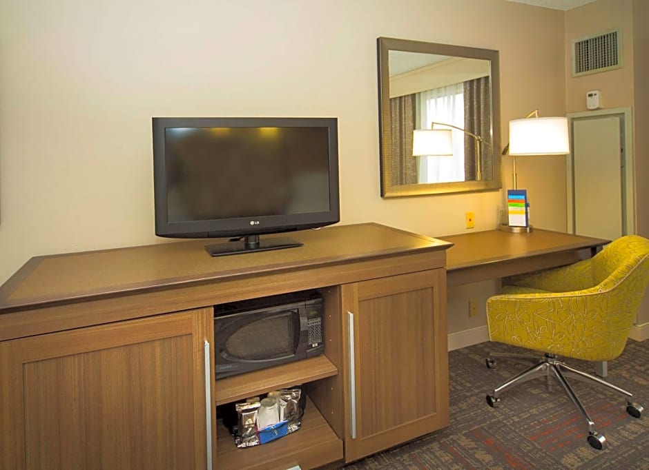 Hampton Inn By Hilton & Suites Valdosta/Conference Center