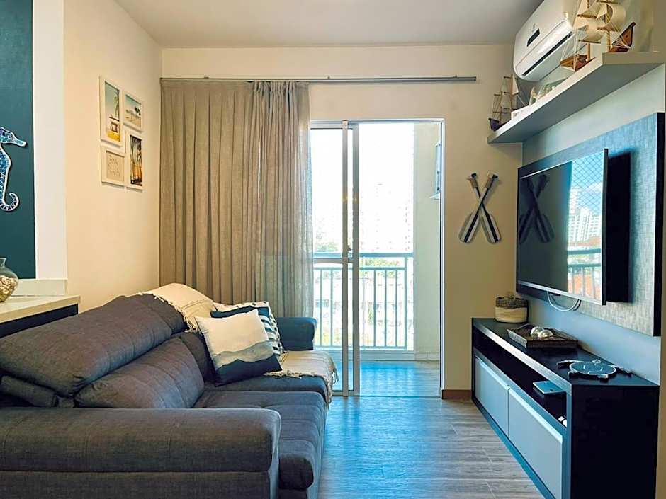 Apto 6º andar, 200m praia, 15min Beto Carrero, 2 quartos, sacada com churrasqueira