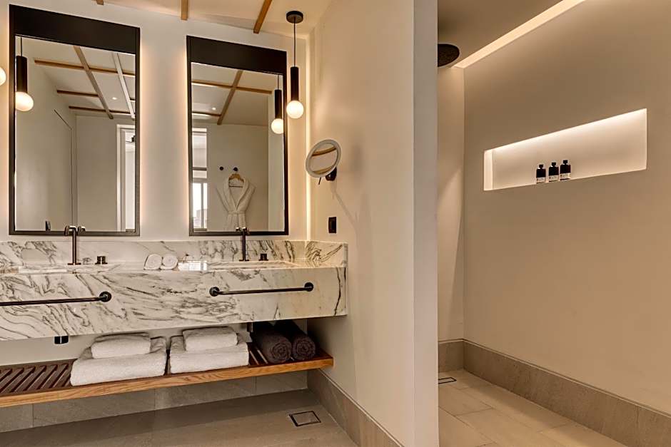 Domes Novos Santorini, Autograph Collection