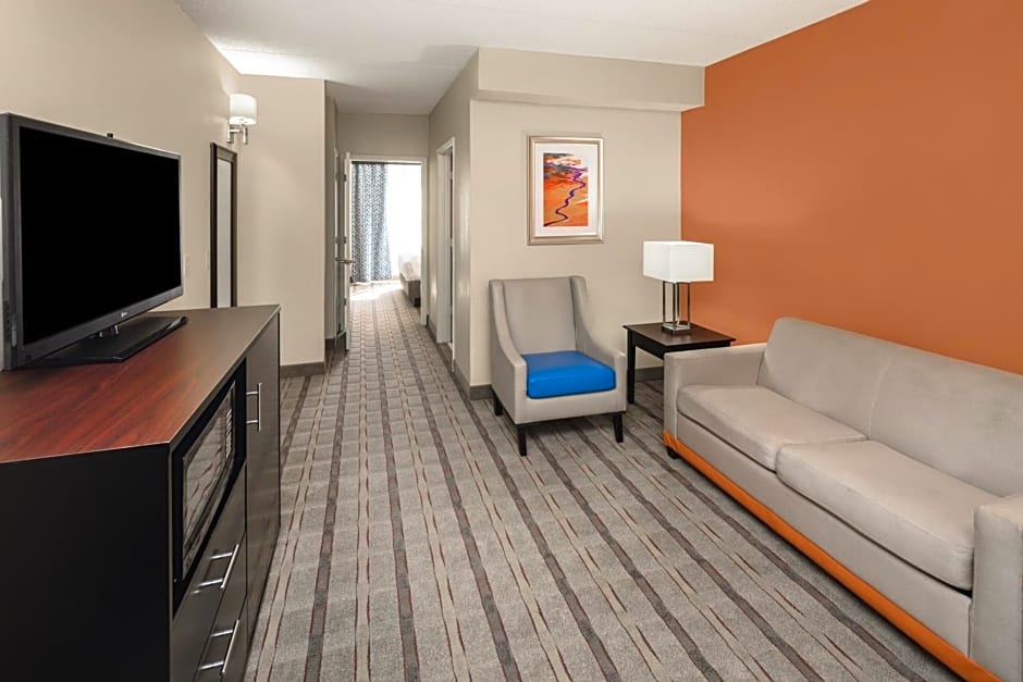 Holiday Inn Express and Suites Atlanta NE - Duluth By IHG