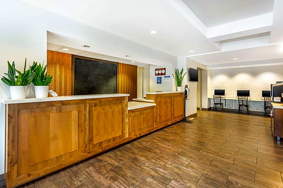Best Western Plus Cottontree Inn