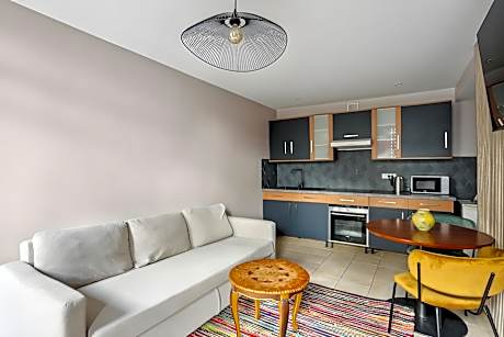 Long Vista Apartment