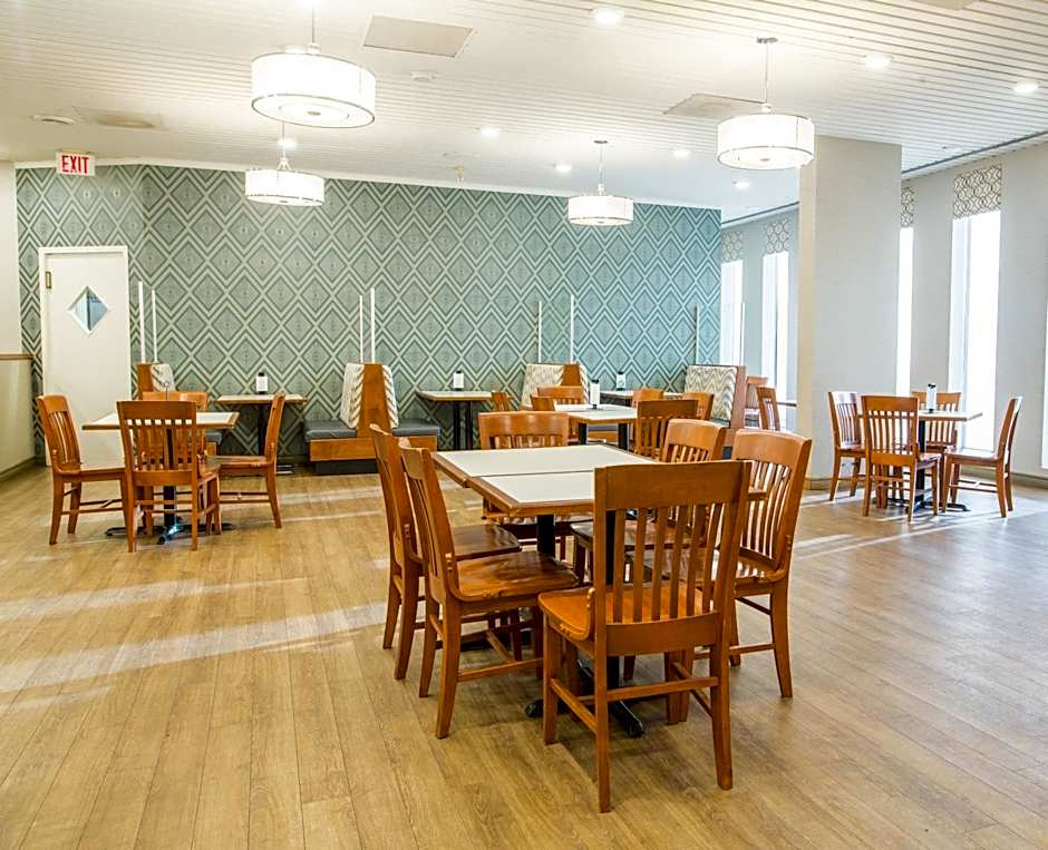 Quality Inn & Suites Downtown