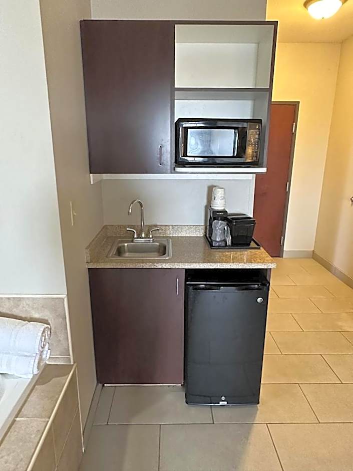 La Quinta Inn & Suites by Wyndham Oklahoma City Yukon