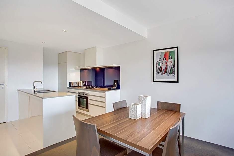 Mantra Circle on Cavill Surfers Paradise