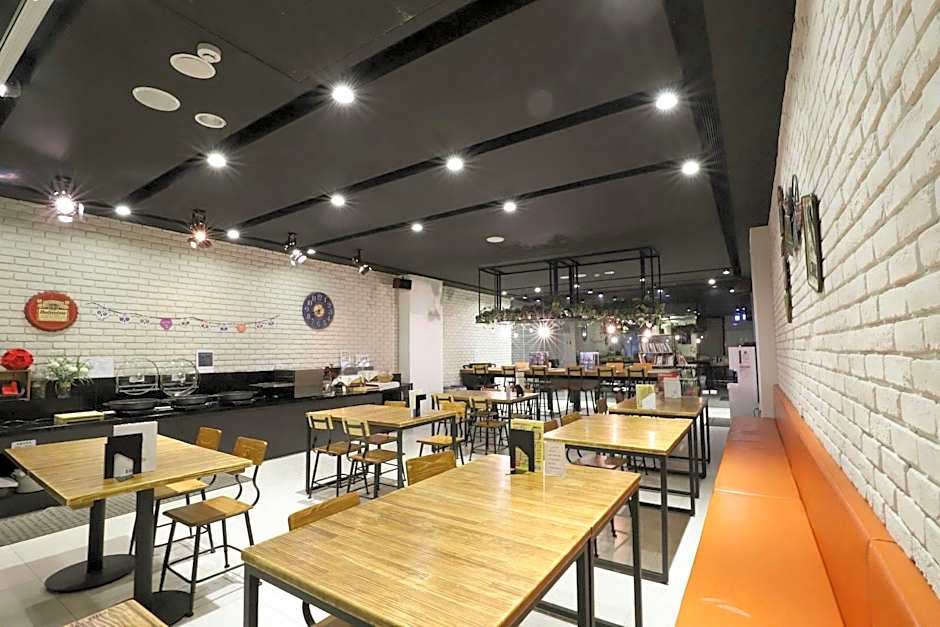 Aroma Chew Hotel