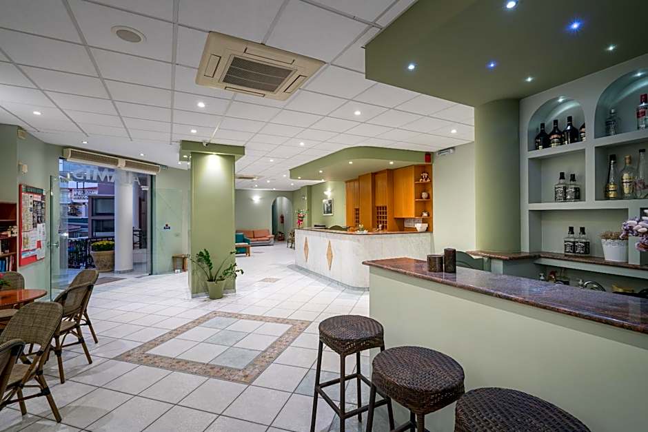 Alamis Hotel & Apartments