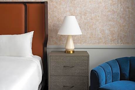 Deluxe King Room with Garden View