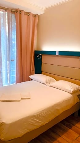 Budget Double Room Ground Floor Street View