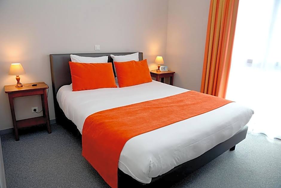 Hôtel Restaurant La Paix La Robe et le Palais