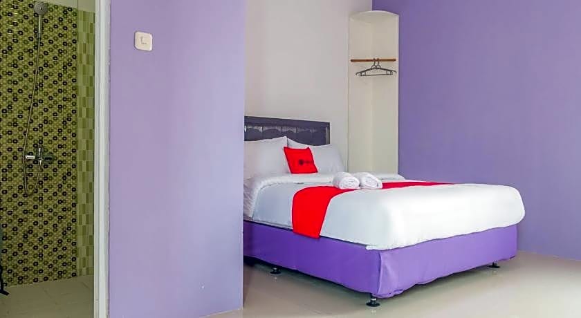 RedDoorz Plus @ Tuparev Cirebon 2.