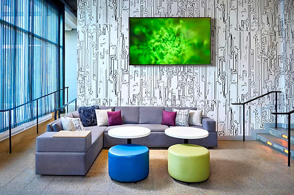 Aloft Montreal Airport