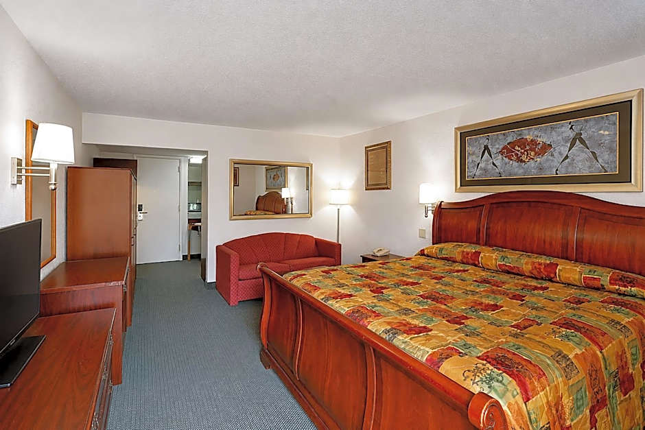 Hometown Inn Staunton VA near Hwy 11