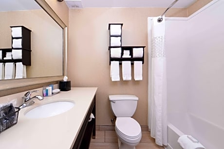 2 Queen Beds W/ Fridge- Microwave Nonsmoking