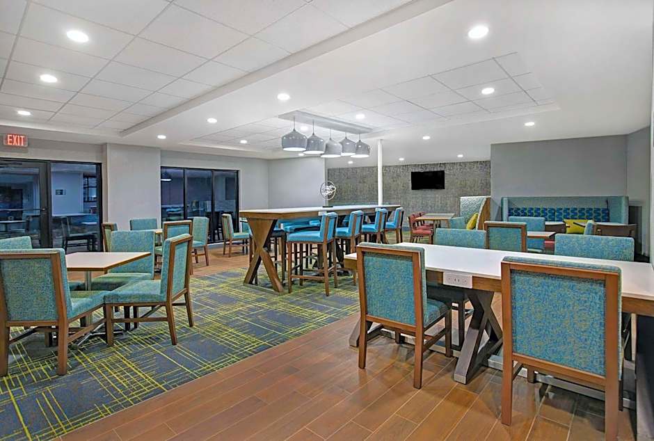 Hampton Inn By Hilton Westfield