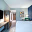 La Quinta Inn & Suites by Wyndham Chattanooga Downtown/South
