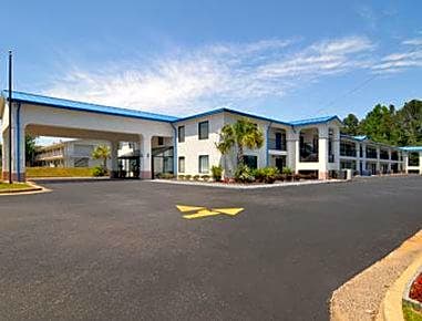 Baymont by Wyndham Montgomery
