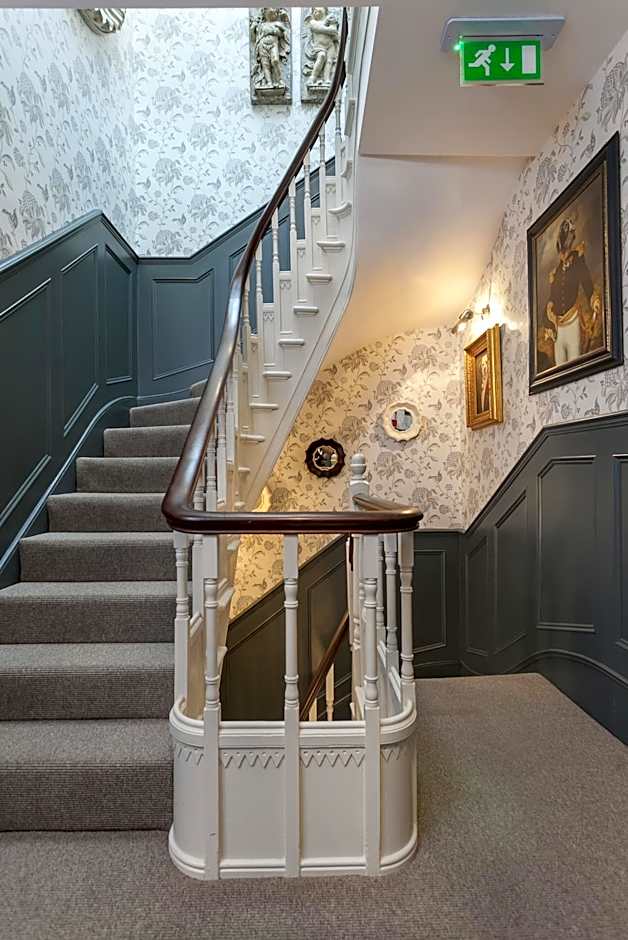 The Clerk & Well Pub and Rooms