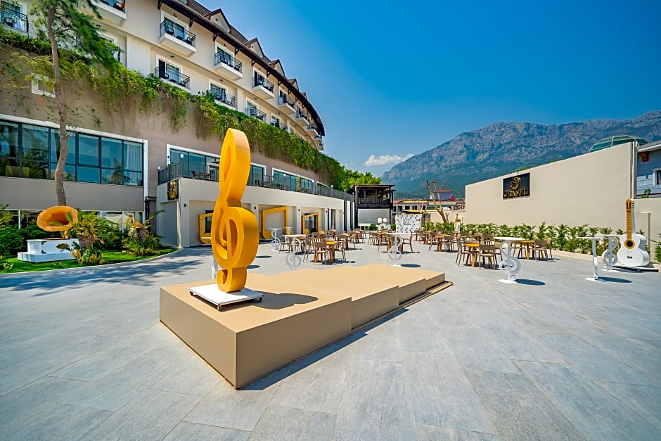 GRAVEL HOTELS SELECT