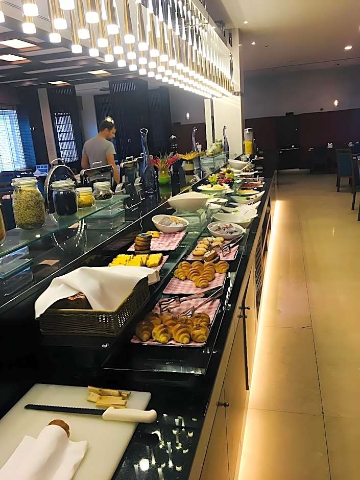 Fortune Park Hotel Dubai Investments Park