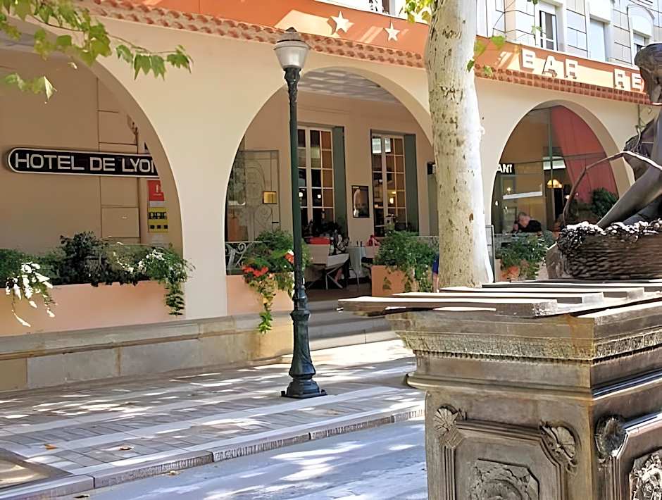 Logis Hotel Restaurant Grand Hotel de Lyon