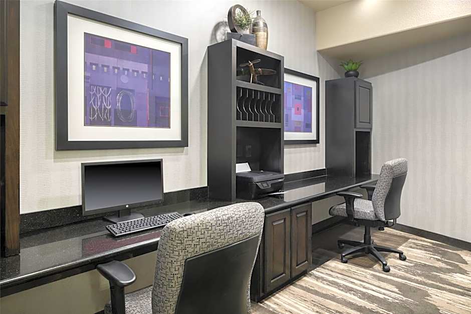 Best Western Premier Crown Chase Inn & Suites