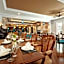 Manoir Des Arts Hotel