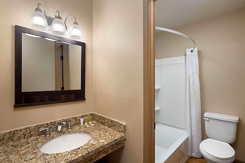 Super 8 by Wyndham Fallon