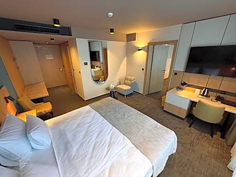 Deluxe Family Suite