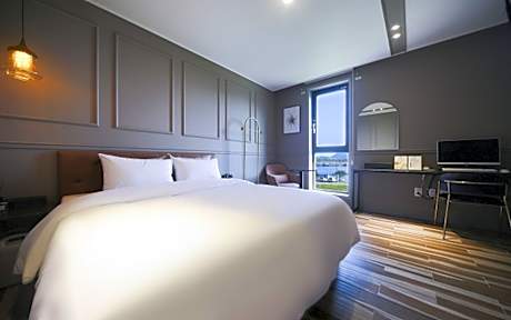 Changwon Jinhae Hotel Rian